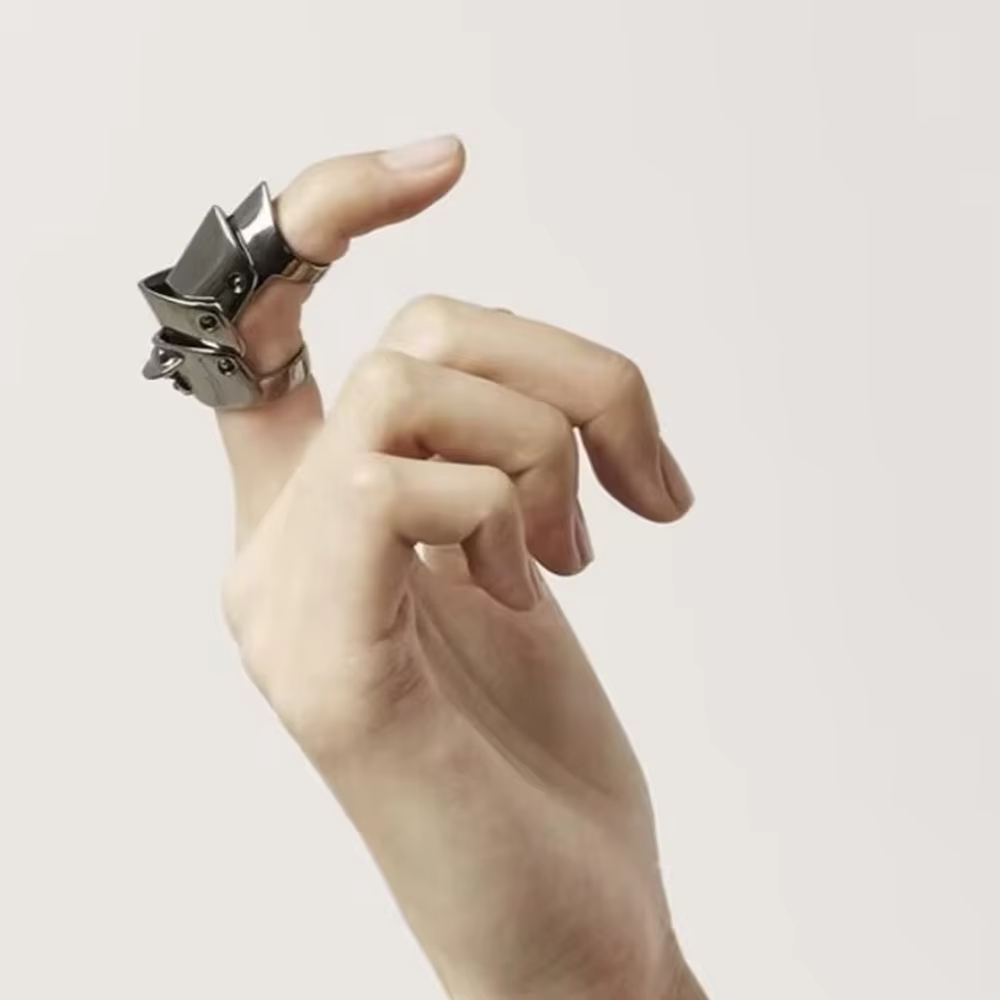 アニメ大崎ナナコスプレメタルリングアーマーナックルフィンガー - Street Fashion Rings のレビューと価格