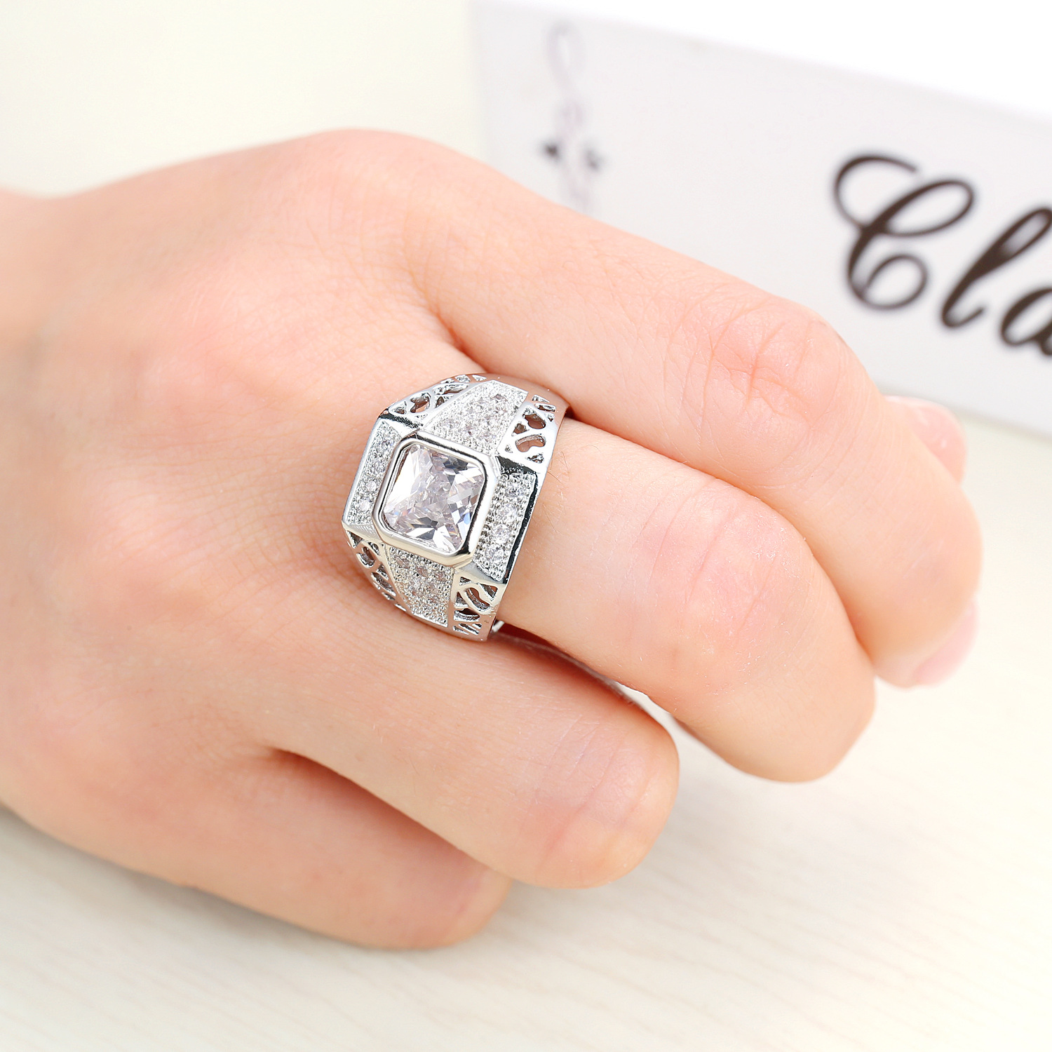 高級925スターリングシルバー ヒップホップ ラウンドキュー - Street Fashion Rings のレビューと価格